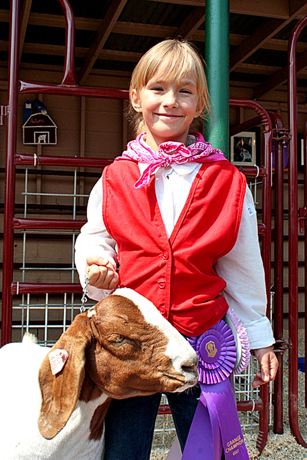 Ventura-County-Fair-16-Autumn_Inglis_outside_w_goat.jpg