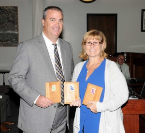 City Manager David Rowlands presenting 3 Beacon Awards to Fillmore Mayor Diane McCall.