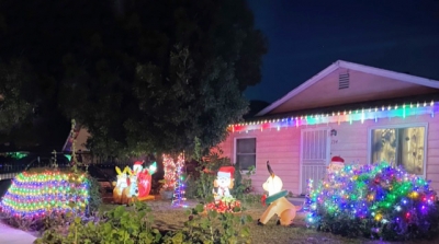 Civic Pride Volunteers selected Amber Clendening’s home at 734 A Street as this year’s Christmas “Yard of the Month” award winner. She received a gift card from Otto & Sons Nursery. Photo credit Linda Nunes.