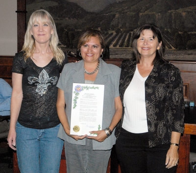 Jane David and Soroptimist International of Fillmore President Ari Larson received a proclamation declaring October as “Breast Cancer Awareness Month” from Mayor Pro-Tem Gayle Washburn.