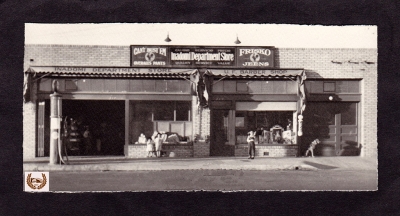 The Inadomi store in 1925, where they sold groceries and other items to the community especially catering to the needs of Spanish speaking customers.