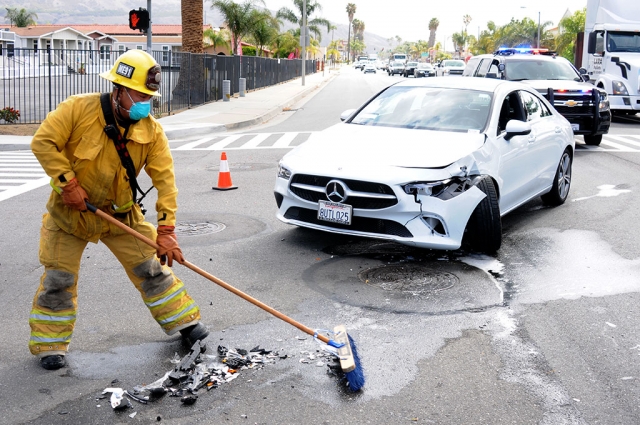 On Wednesday, April 14th at 8:50am, at the intersection of B & Ventura Street, a two-car collision occurred between a white Mercedes Benz and a white sedan. The sedan jumped the curb, causing major damage to the front end. The Mercedes sustained damages to the front driver’s side bumper and tire. Police directed traffic around the incident as they conducted their investigation and cleared the area. Cause of the crash is under investigation.