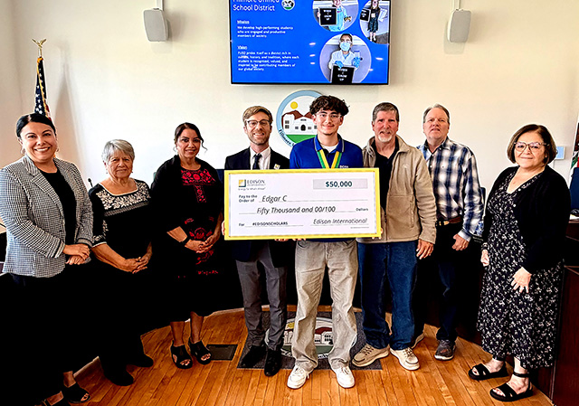 Ian Anderson, Southern California Edison Government Relations Manager for the Northern Region, presented Fillmore High School senior Edgar Castellon with an Edison International Scholarship for $50,000. Fillmore Unified School District Superintendent Christine Schieferle said, “Congratulations Edgar and best of good luck perusing your education at Cal Poly Pomona. We look forward to seeing all you will accomplish!”