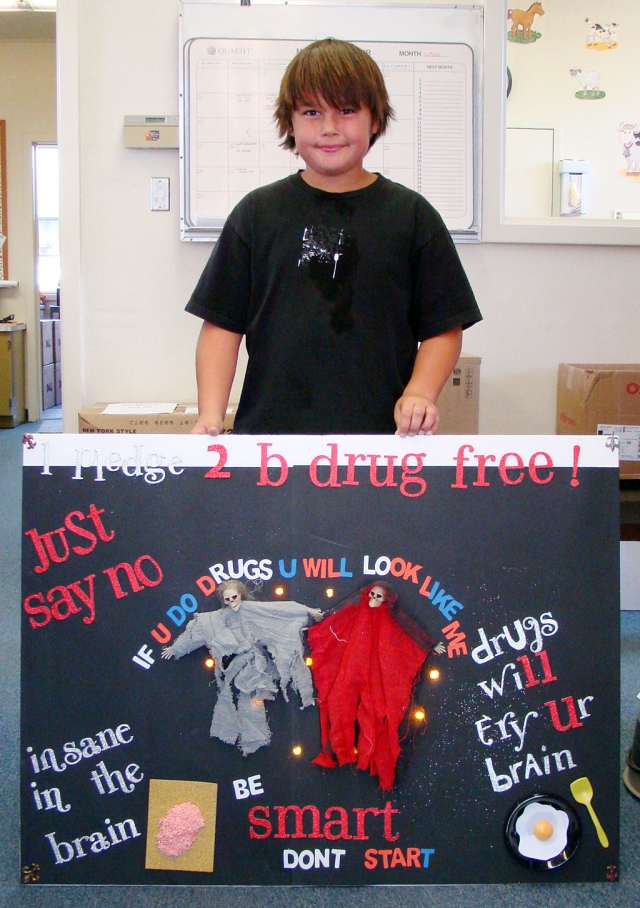 Julian Calderon, 5th grade student at San Cayetano created this wonderful poster for Red Ribbon Week. Say No To Drugs!