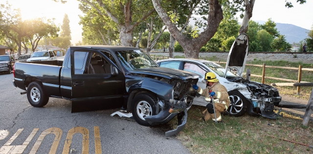 On Thursday, May 22nd, at 7:01 p.m., Ventura County Sheriff’s, Fillmore City Fire Department, and AMR Paramedics were dispatched to a two-car collision on Old Telegraph Road and Hume Drive. Arriving firefighters reported two vehicles involved with minor injuries. Cause of the crash is under investigation by the Fillmore Police Department. Photo credit Angel Esquivel.