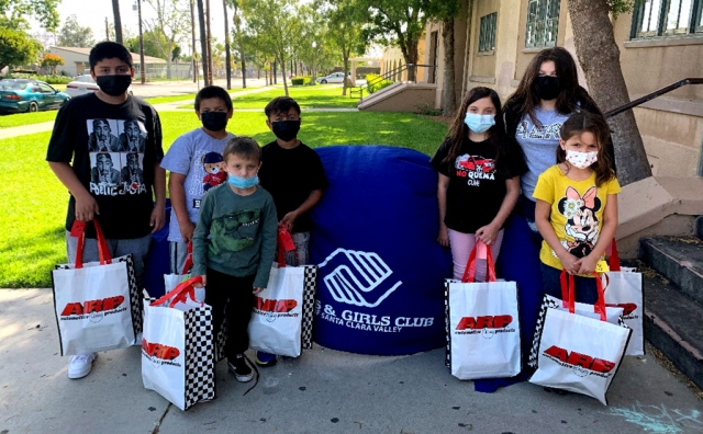 On Thursday, May 20th, the Santa Clara Valley Boys & Girls Club gave away art supplies and books to the kids at the Fillmore, Piru and Santa Paula club houses. Pictured are Joezyha Banales, Art Escamilla, Jayden Escamilla, Christopher
Ramos, Alina Ruiz, Jazlyn Escamilla, and Jaylah Escamilla. Photos courtesy Boys & Girls Club of Santa Clara Valley.