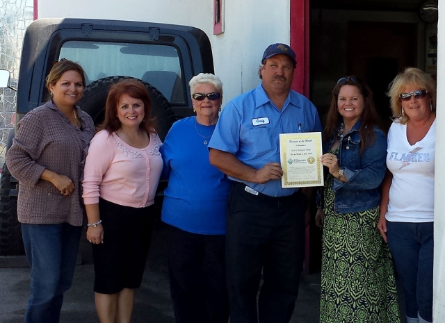 Fillmore Business of the Month. (l-r) Ari Larson Vice President Fillmore Chamber, Theresa Robledo Board Director, Evelyn Hasty Co Owner, Craig Cole Co Owner, Presenting Certificate Chamber President Cindy Jackson, Lynn Cole, Craig's wife.