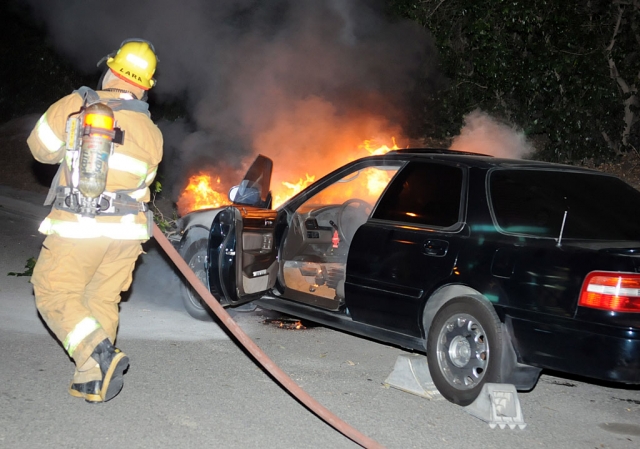 At approximately 5:30 p.m. Thursday evening the Fillmore Fire Department responded to a vehicle fire on B Street in north Fillmore. 