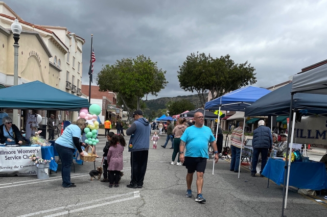 On Saturday, April 16th, on downtown Central Avenue, residents came out to the “What’s up in Fillmore” festival, which welcomed new community members to Fillmore. There was live music by Glenn Allan Britain, and Jenni Alpert hyped the event while booths did giveaways and raffles for attendees. Folks also had fun taking photos with the Easter Bunny. Photo credit Carina Monica Montoya.