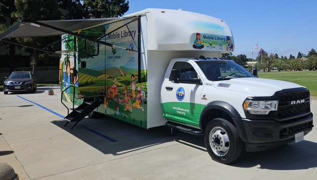 Photo credit https://www.vcoe.org/news/ArticleID/10188/New-Bookmobile-to-Serve-Ventura-County-Schools.