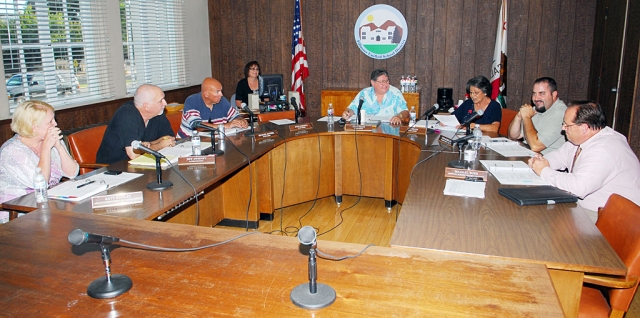 Several topics were discussed at Tuesday night’s school board meeting. One hot topic was Brown Act violation(s) by the school board. See the District Attorney's letter to Board President Prado (pages 1-5) below.