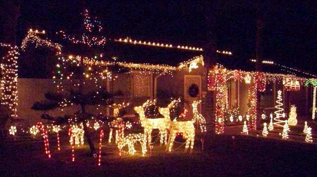 Vision 2020 Civic Pride Committee December “Holiday” Yard of the Month award.