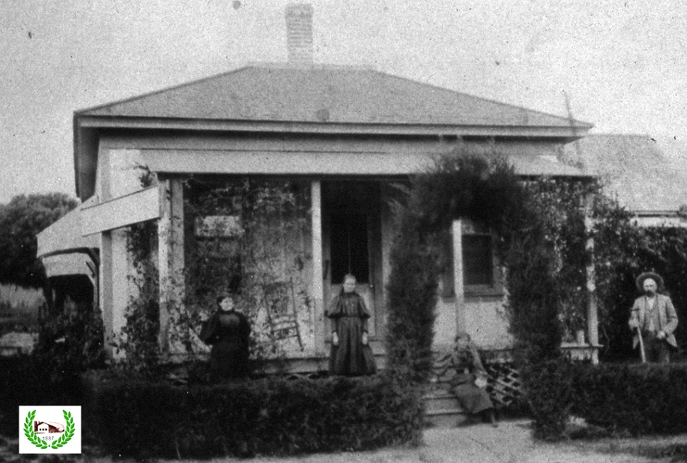 Turners Cottage Hotel, the 1st hotel in town, 1887.