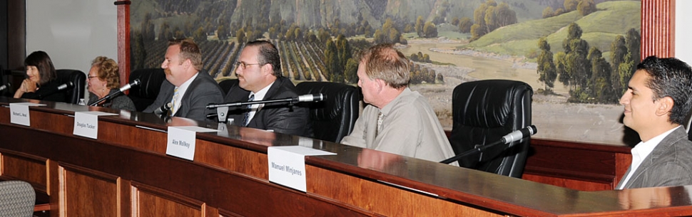 Attending the League of Women Voters Forum last week was (l-r) candidates Gayle Washburn, Sandra Pella, Rick Neal, Douglas Tucker, Alex Mollkoy and Manuel Minjares. Not pictured Jamey Brooks.