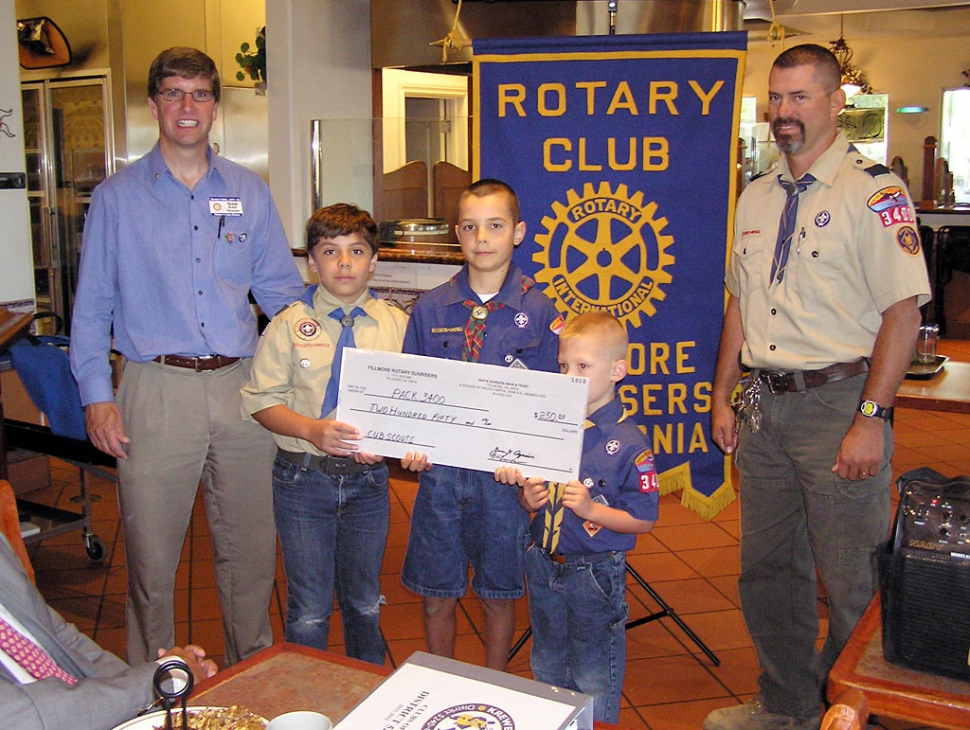 (l-r) are Sun Risers President Sean Morris, along with Ian Morris, Will Helgemo, Davey Helgemo and Eric Helgemo.