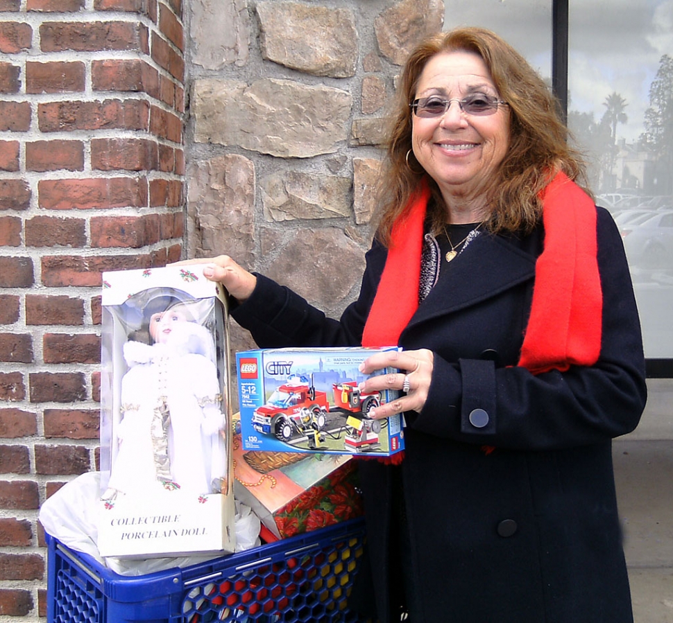 The Fillmore Women's Service Club once again with the spirit of the season, collected at their annual Christmas party new toys. Mimi Burns this years President dropped the toys off at the Childrens’ Auxiliary Annual Toy Collection for the Foster Childrens’ Program, to be distributed to local families. The club also brought canned goods to the Fillmore Senior Center for our local seniors’ food pantry. If you are interested in getting involved, you are welcome to monthly meetings at the Senior Center the second Wednesday at 7pm. Merry Christmas!